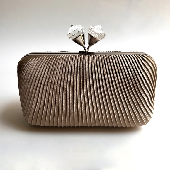 RSVP Clutch bag with Large "Diamonds" Clasp - Picture 1 of 7
